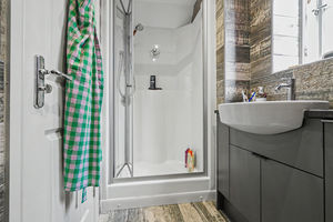 Photo 16- click for photo gallery